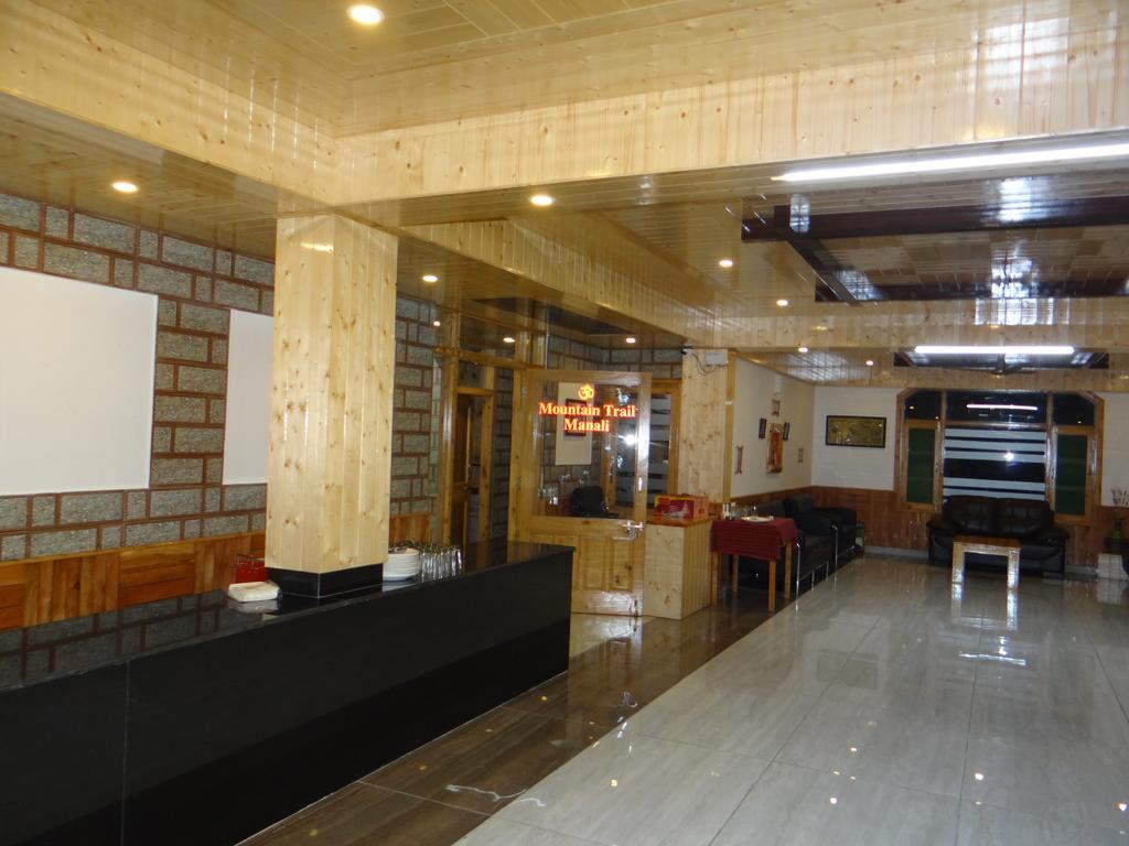 Hotel Mountain Trail Manali Экстерьер фото