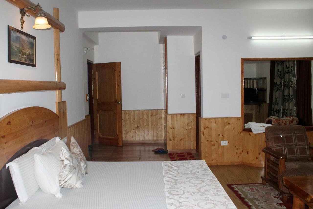 Hotel Mountain Trail Manali Экстерьер фото