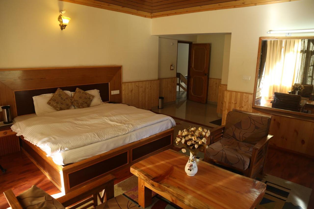 Hotel Mountain Trail Manali Экстерьер фото